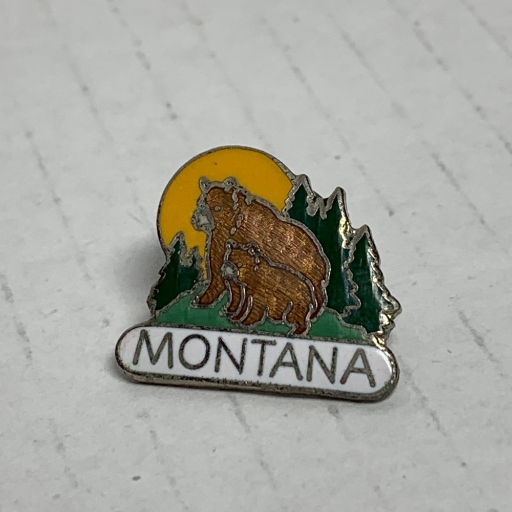 VTG Brown Bears Bear Cub Montana Wild Animal Trees Gold Tone Enamel Lapel Pin